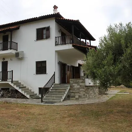 Casa vacanze Family House 250m Away From The Coast, With Big Garden