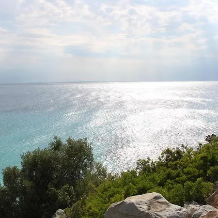 Family House 250m Away From The Coast, With Big Garden Casa vacanze Nikiti (Sithonia)